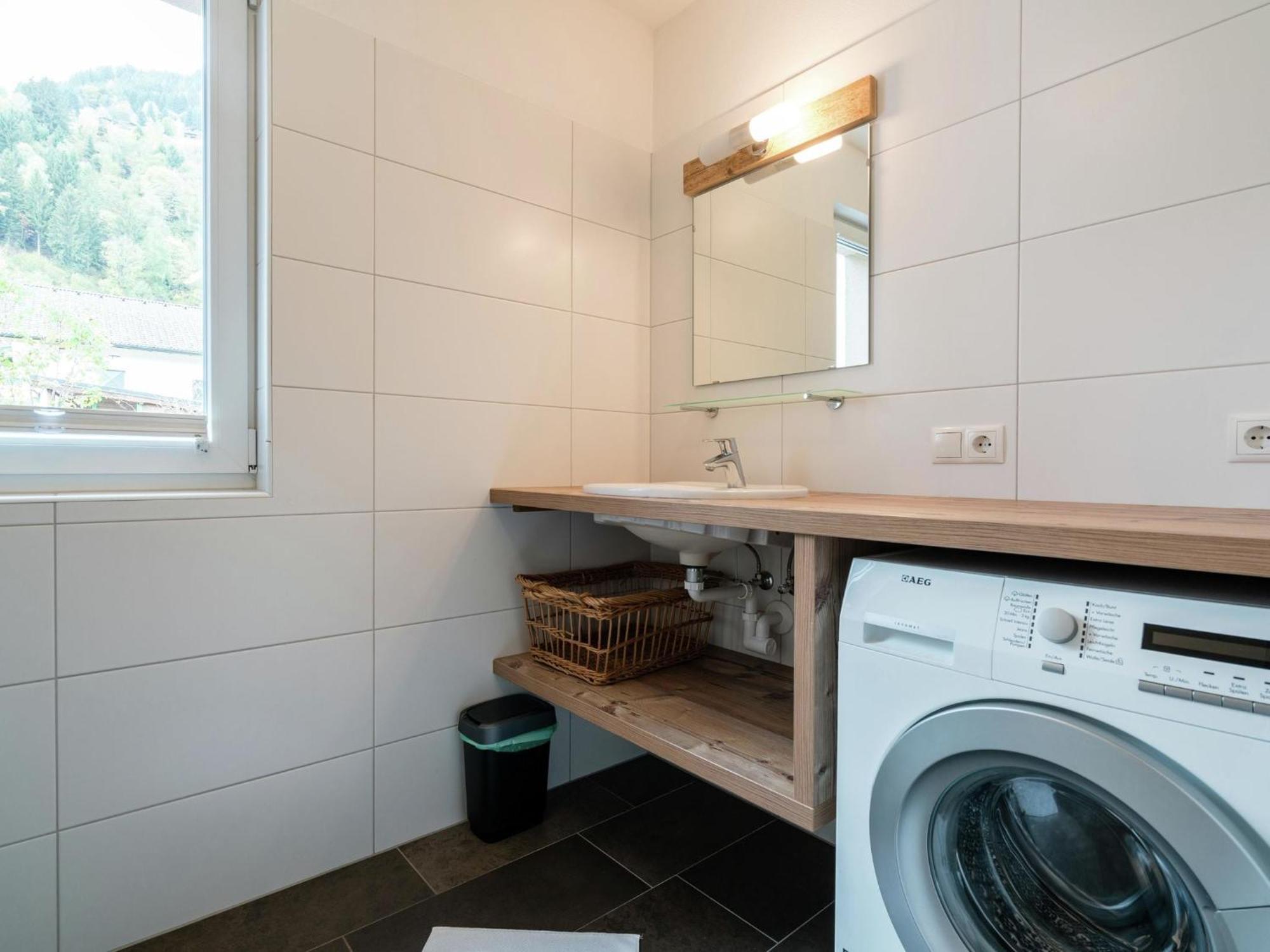 Beautiful Apartment Near Ski Area In Salzburg Zell am See Bagian luar foto