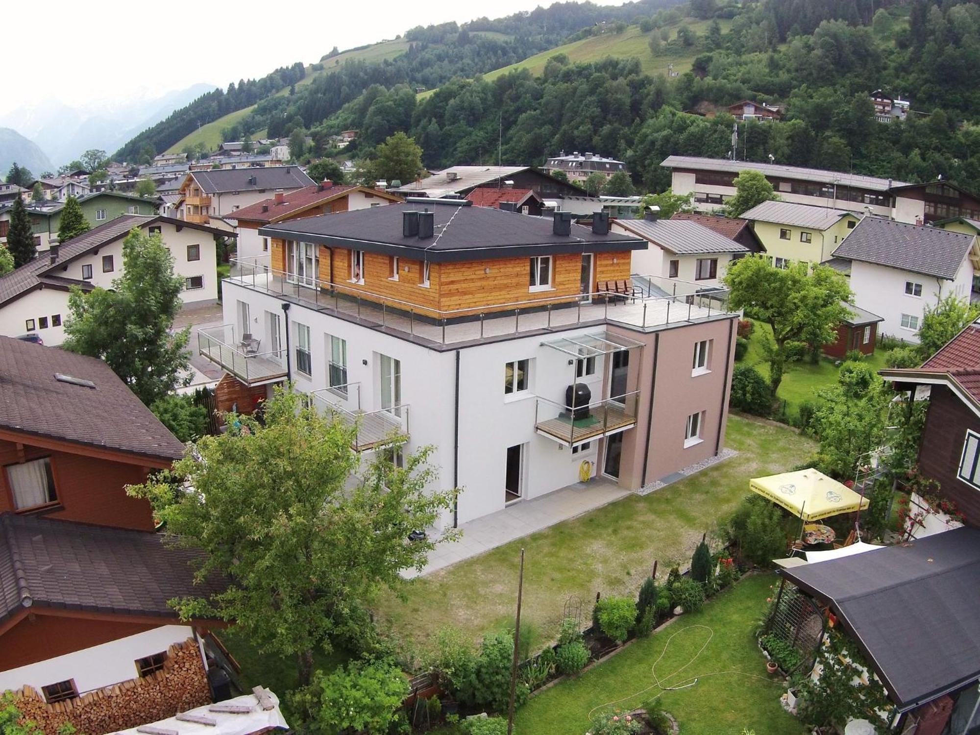 Beautiful Apartment Near Ski Area In Salzburg Zell am See Bagian luar foto