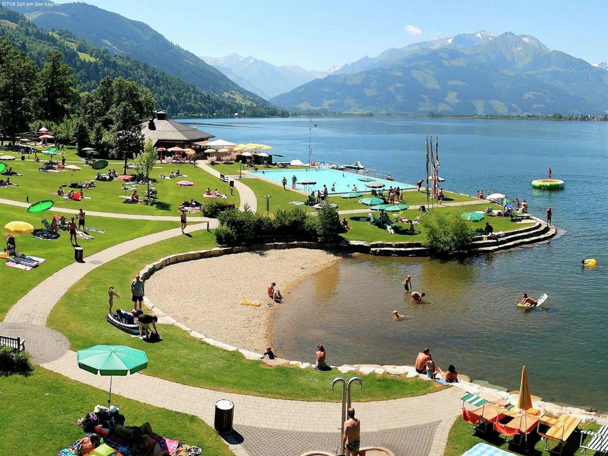 Beautiful Apartment Near Ski Area In Salzburg Zell am See Bagian luar foto